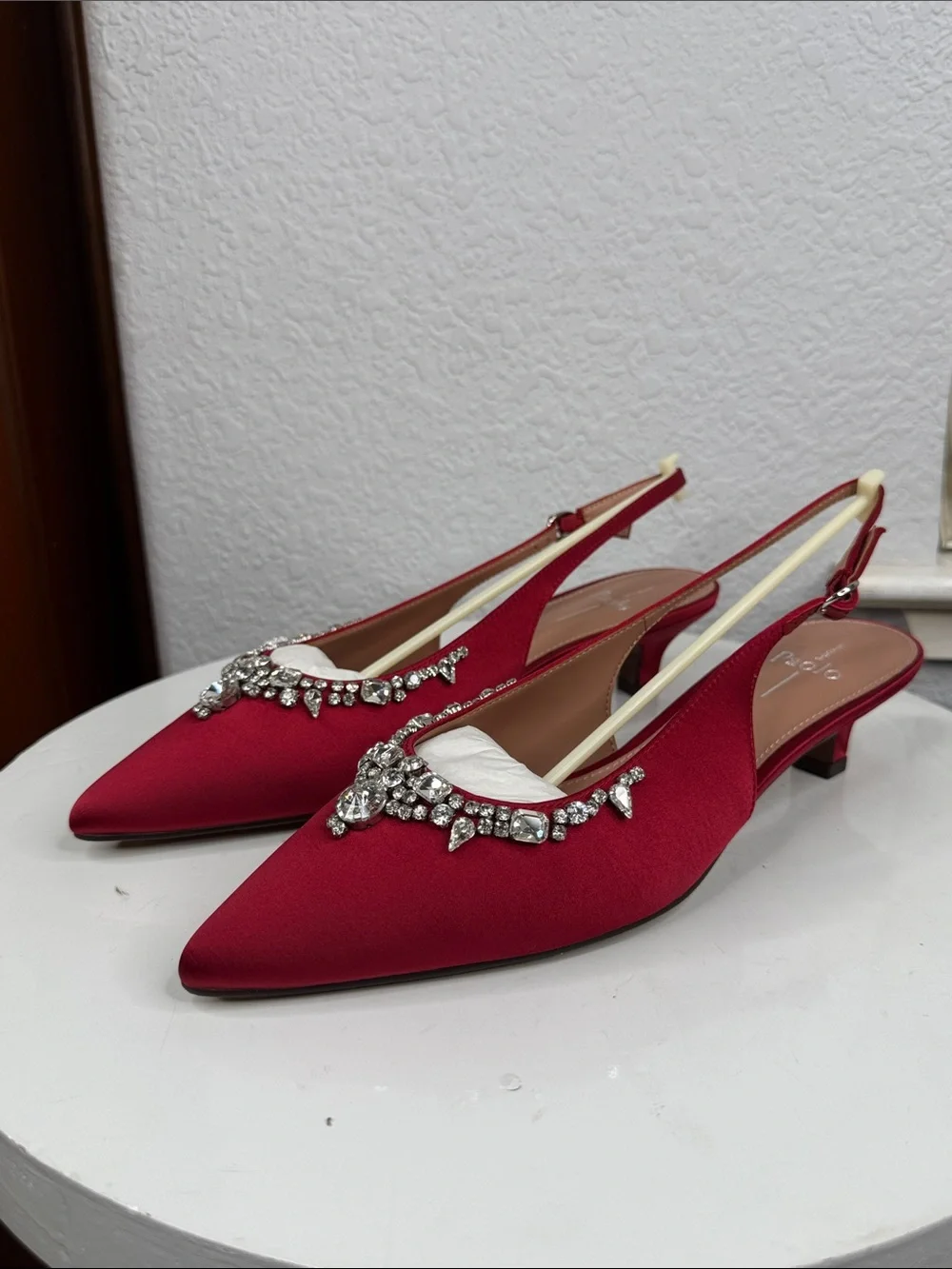 LINEA PAOLO CRYSTAL EMBELLISHED RED SATIN SLINGBACK KITTEN HEELS NIB SIZE 9.5